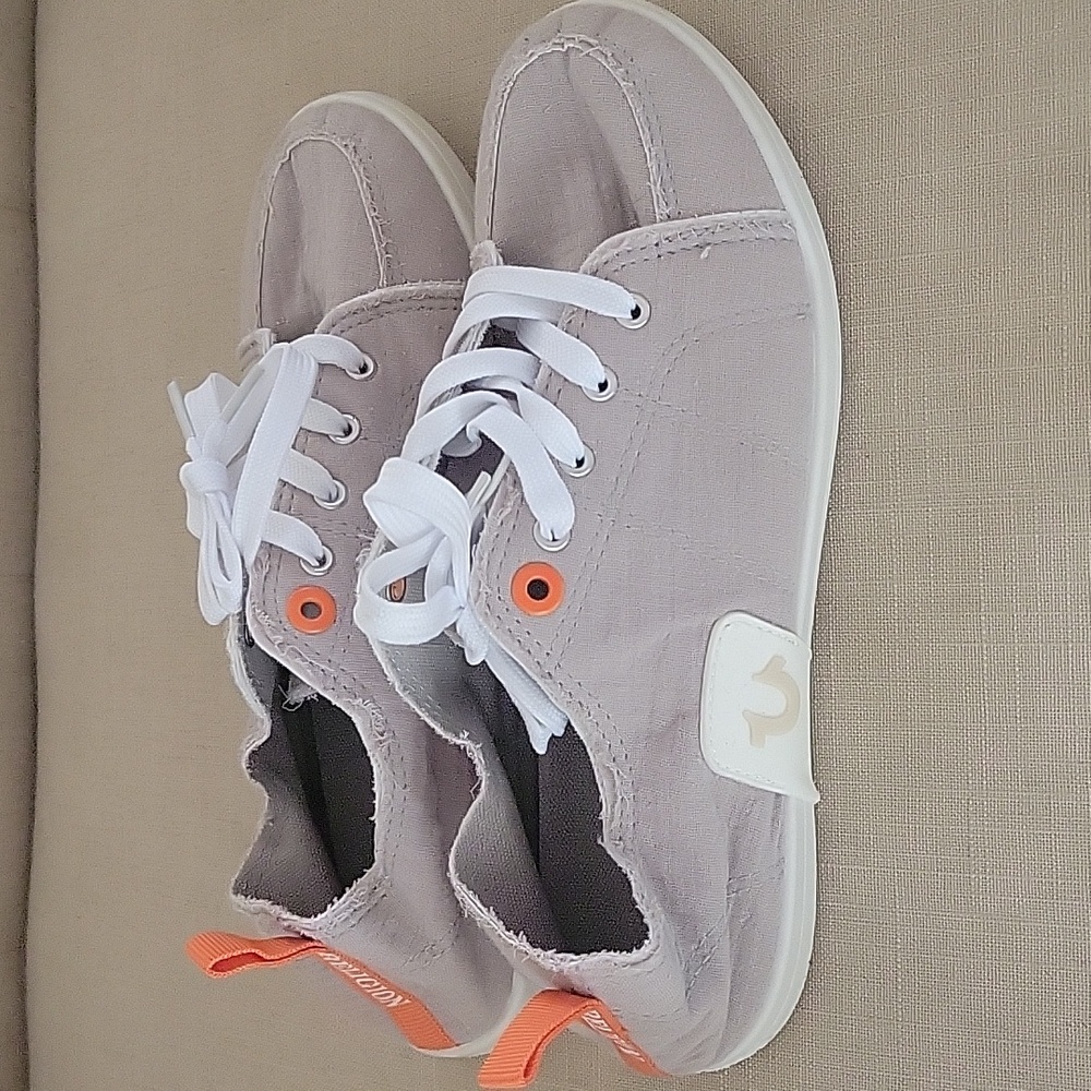 True Religion SAHANA WOMEN'S casual canvas sneaker grey , white, orange , SZ 7.5